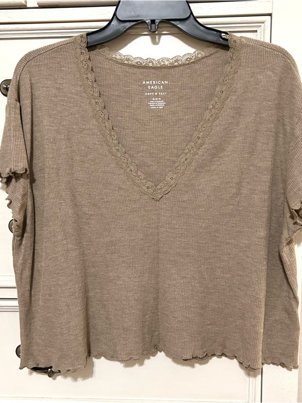 American Eagle Taupe V-Neck Lace Trim Short Sleeve Top